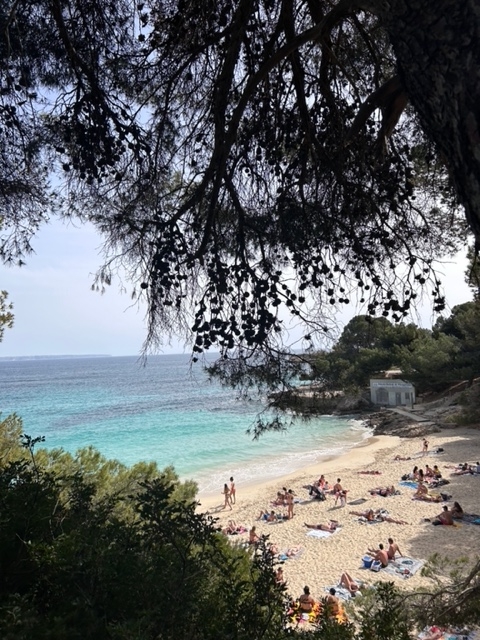 Foto eines spanischen Strandes