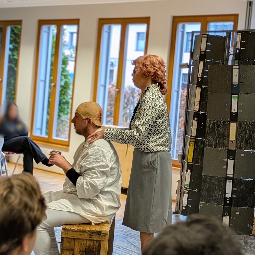 Blick auf die Bühne von "Der zerbrochene Krug"