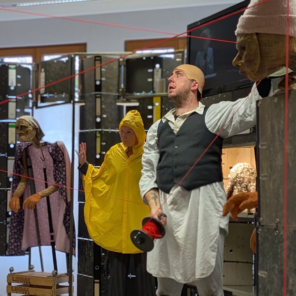 Richter Adam bei der Aufführung von "Der zerbrochene Krug"