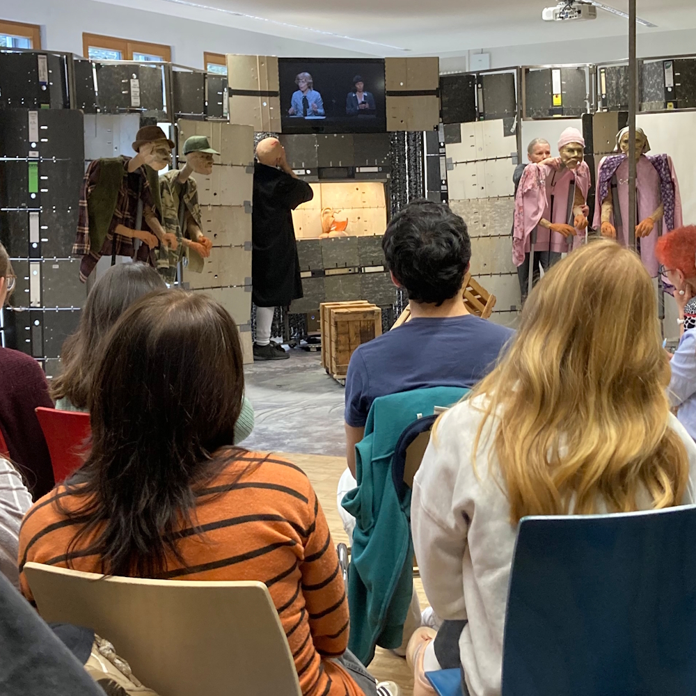 Blick auf die Bühne von "Der zerbrochene Krug"